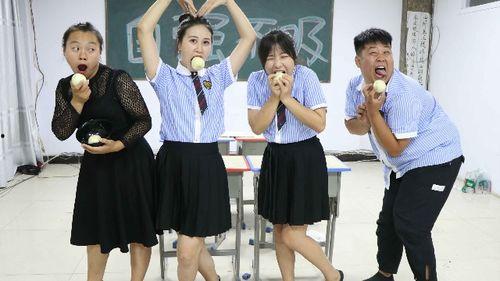 学生表演吃瓜视频在线观看