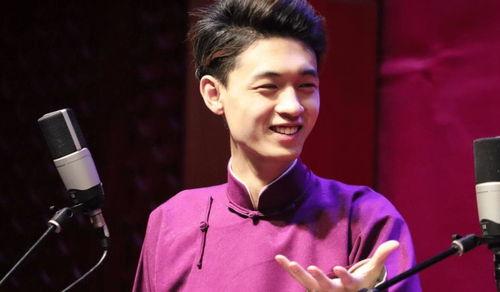 小贾吃瓜秦霄贤视频,揭秘娱乐圈幕后趣闻