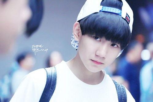 王源吃瓜起哄视频大全最新,笑料百出，欢乐无限