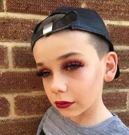 吃瓜博主男生化妆视频,跟随吃瓜博主探索美妆新境界